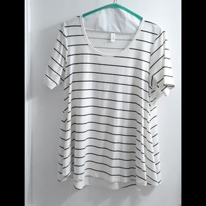 💥 5 for 20 LuLaRoe blouse cream and black